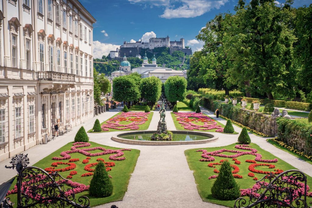 Mirabell mit Blick auf Burg Hohen Salzburg