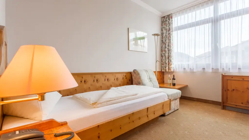 einzelzimmer bett