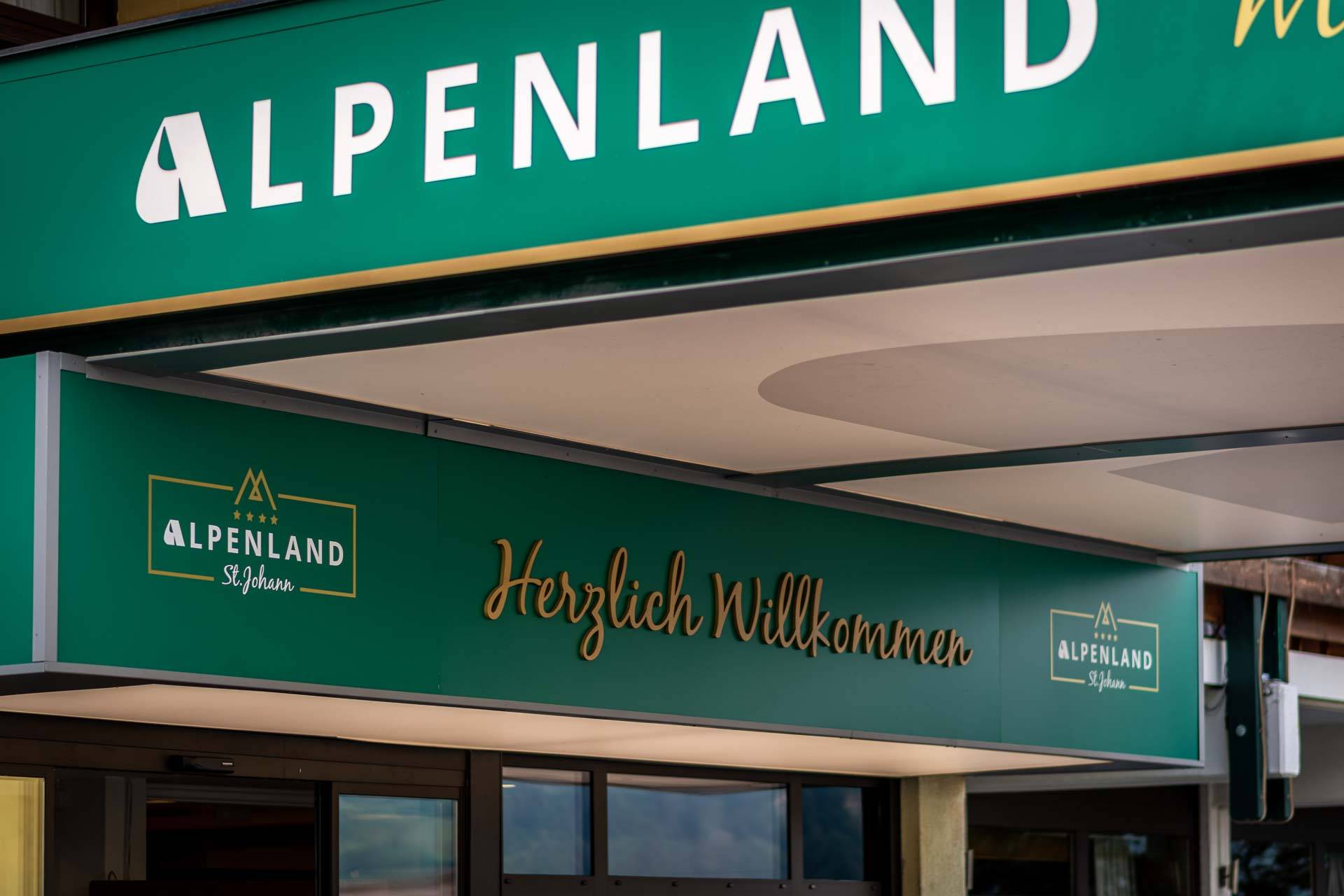 Eingangsbereich Hotel Alpenland in St. Johann im Pongau