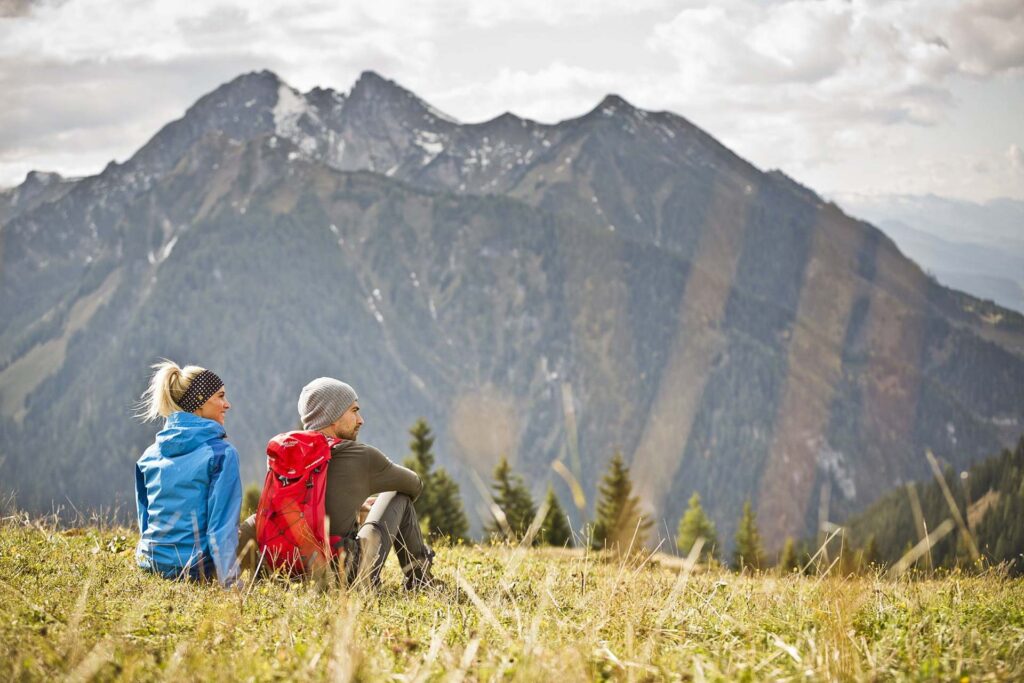 Wandern mit Bergpanorama